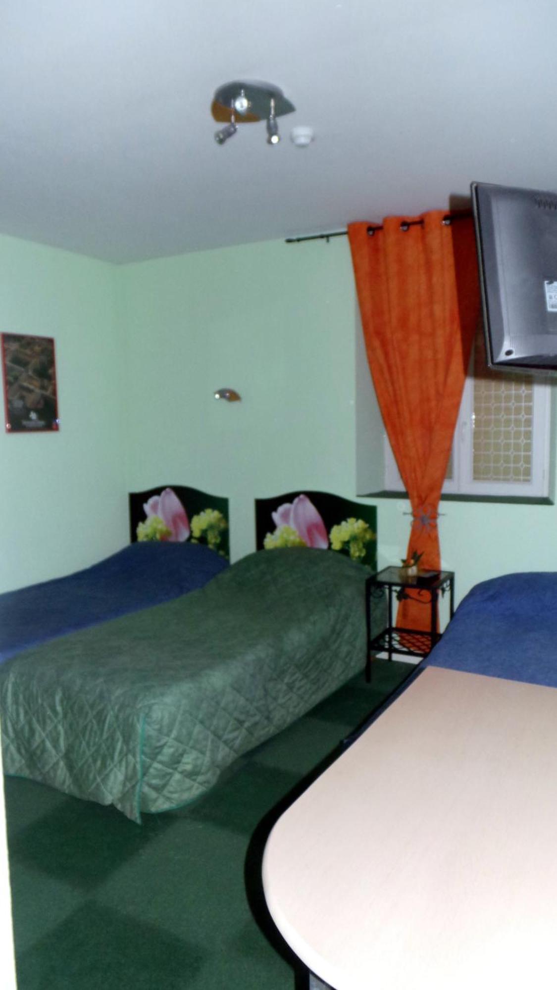 Hotel Le Gambetta Carmaux Quarto foto